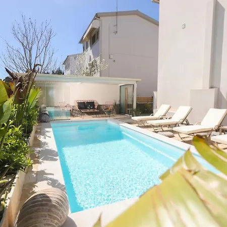 别墅 Holiday Hideout W Private Pool Garden *