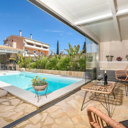 Holiday Hideout W Private Pool Garden 别墅